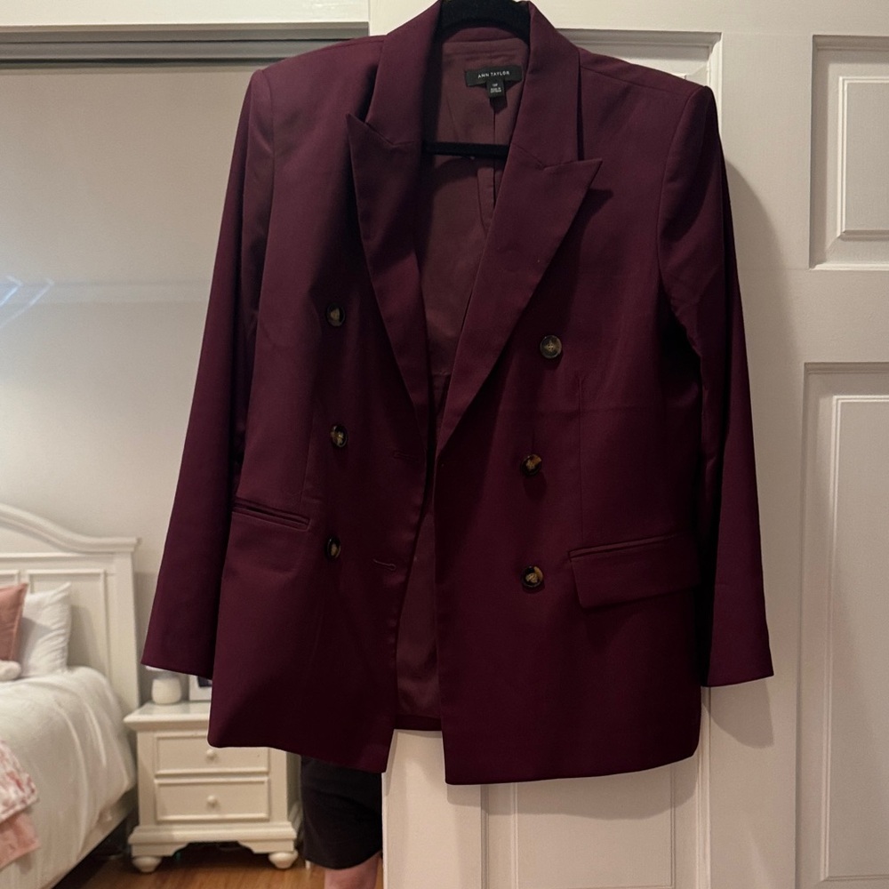 Ann Taylor Double-Breasted Blazer in Burgundy